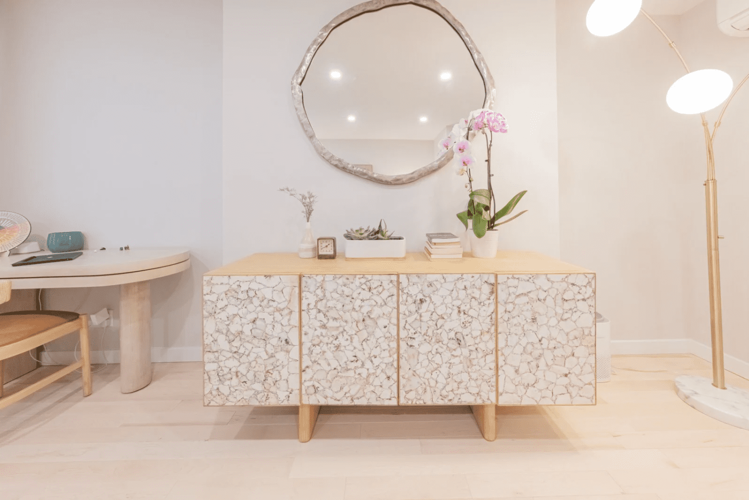 EMDR NYC Office 3 Beautiful circular mirror in Brooklyn Heights office offering EMDR